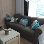 Petite En Bord De 滨海苏拉克
